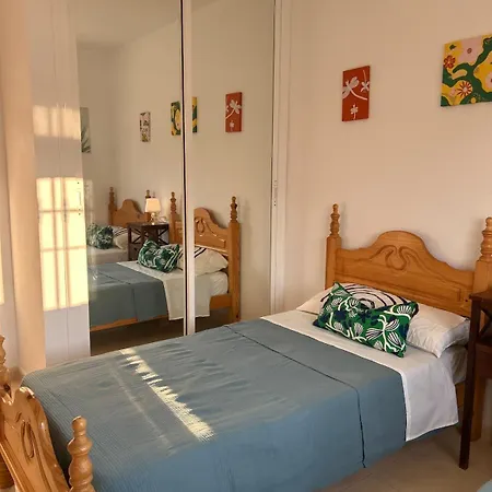 House Famara,in For Family And Friends Pool Malaga